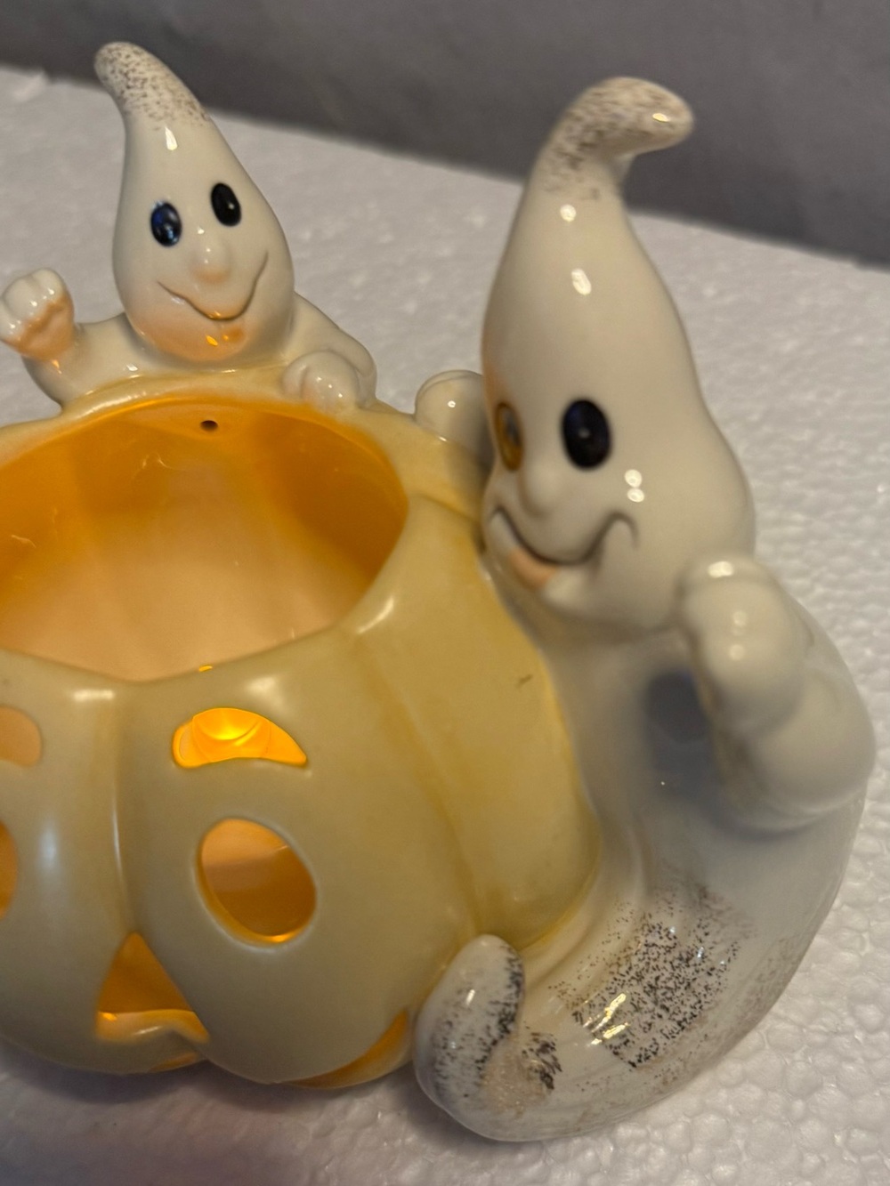 Lenox Vintage Halloween Ghost Trio
Pumpkin Tealight Candle Holder Like New - Picture 4 of 9